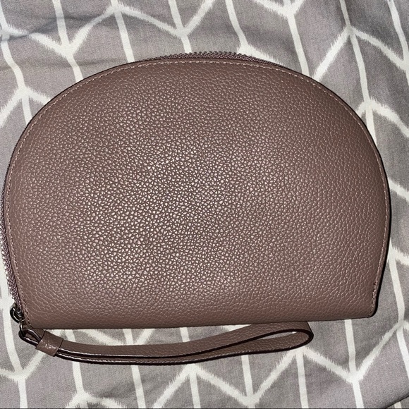 Kate Spade ♠️ Light Walnut Wristlet - Picture 5 of 6